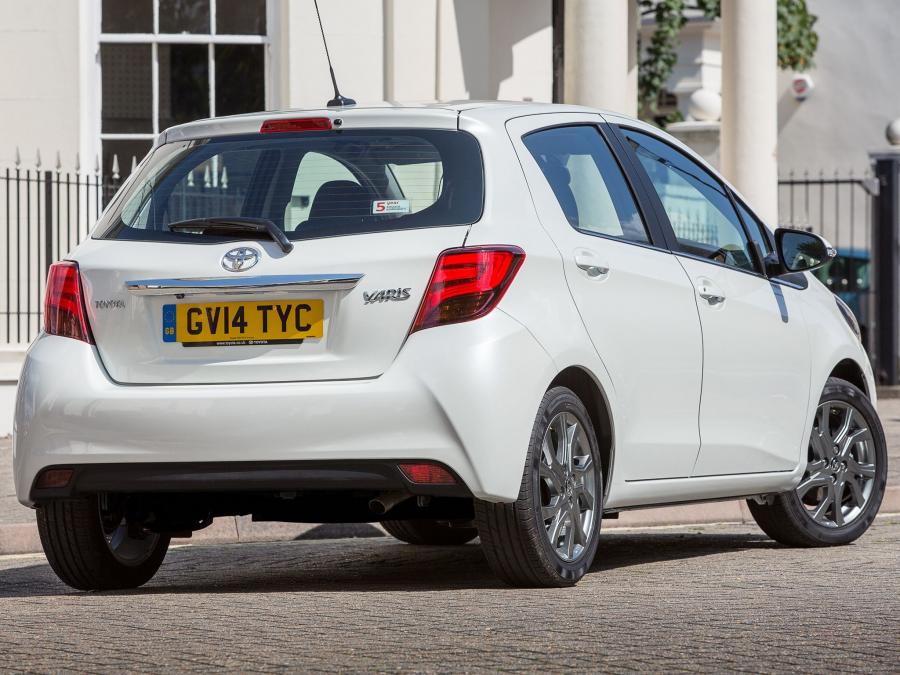  Toyota Yaris 5-Door 2014 года  (UK) (фото 21 из 38)